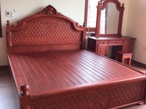 Mẫu Giường Vòm Vách Trám Gỗ Hương Đá